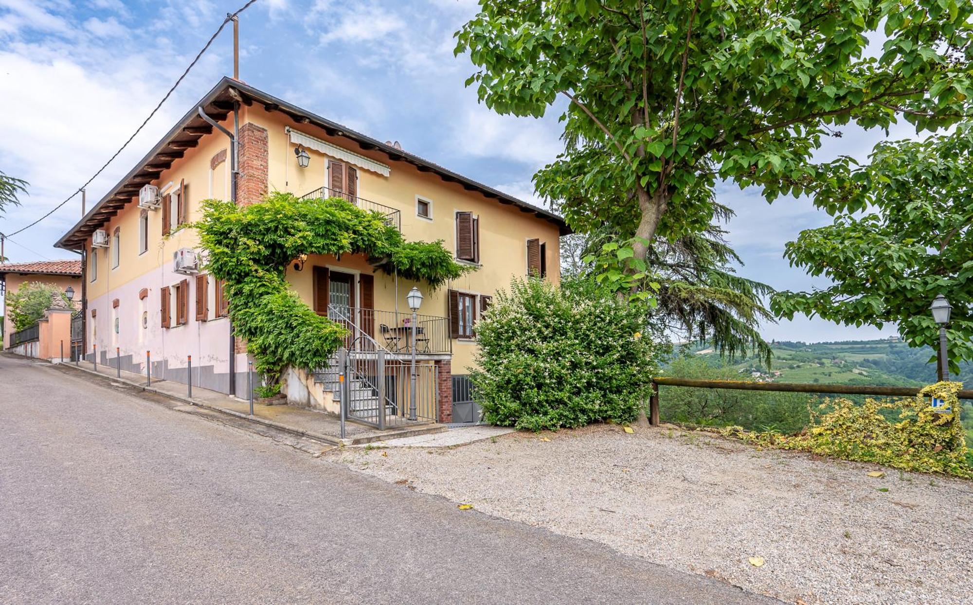 Agriturismo Cantine Bevione - Family Apartments Farigliano Екстер'єр фото